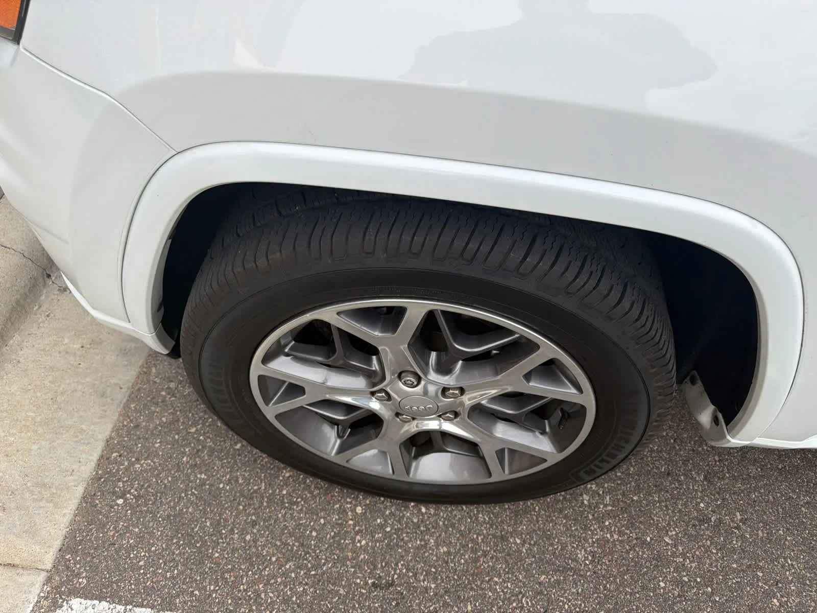 Used 2020 Bright White Clearcoat Jeep Overland image 8
