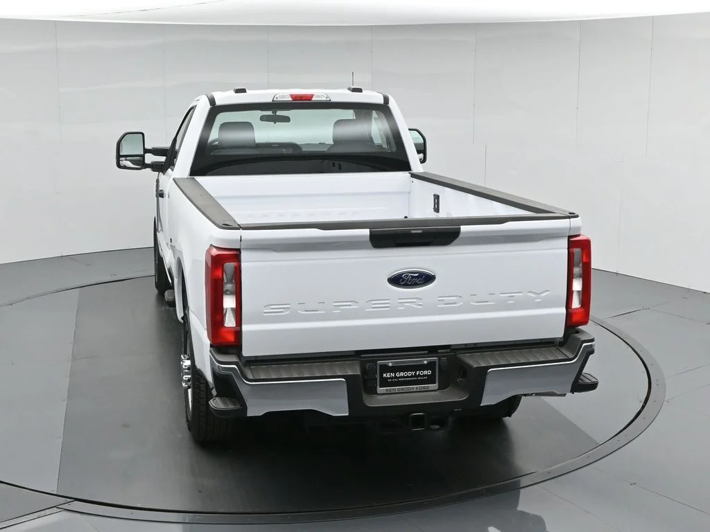 New 2026 Oxford White Ford XL image 36