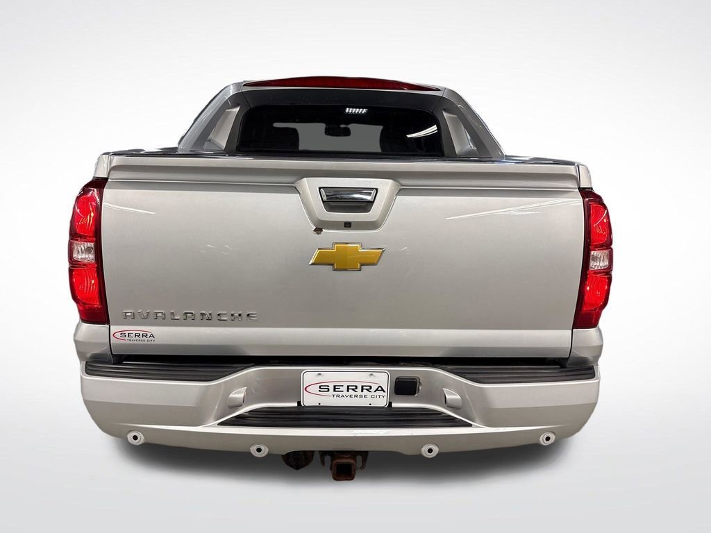 Used 2013 SILVER ICE METALLIC Chevrolet LT image 4