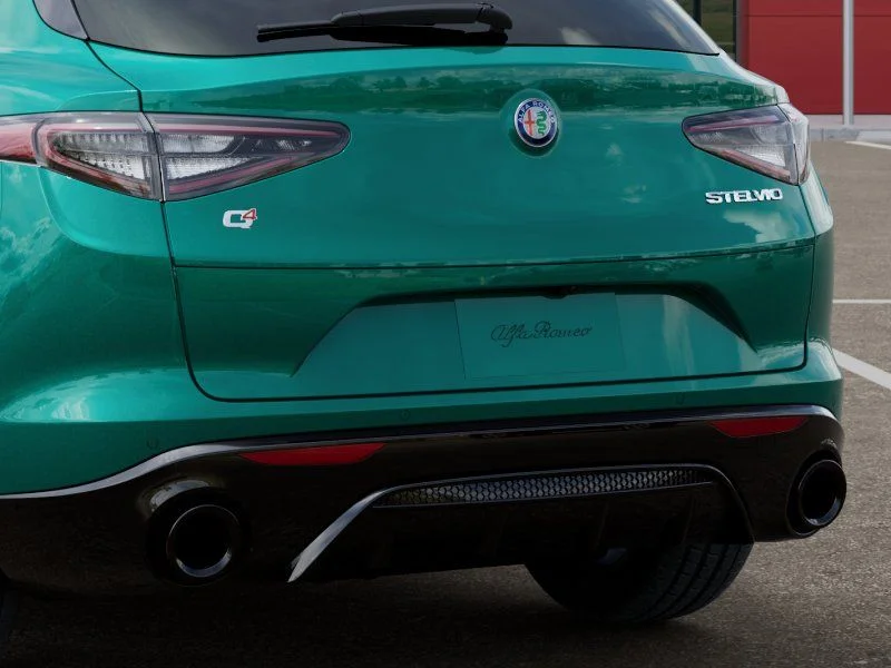 New 2025 Verde (Green) Fangio Metallic Exterior Paint Alfa Romeo Base image 14