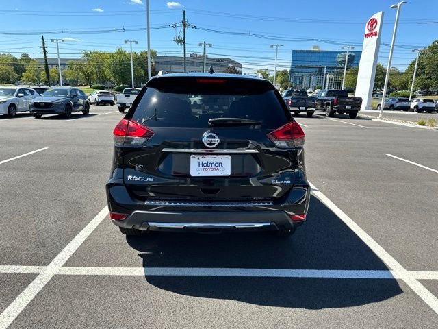 Used 2018 Black Nissan SL image 8