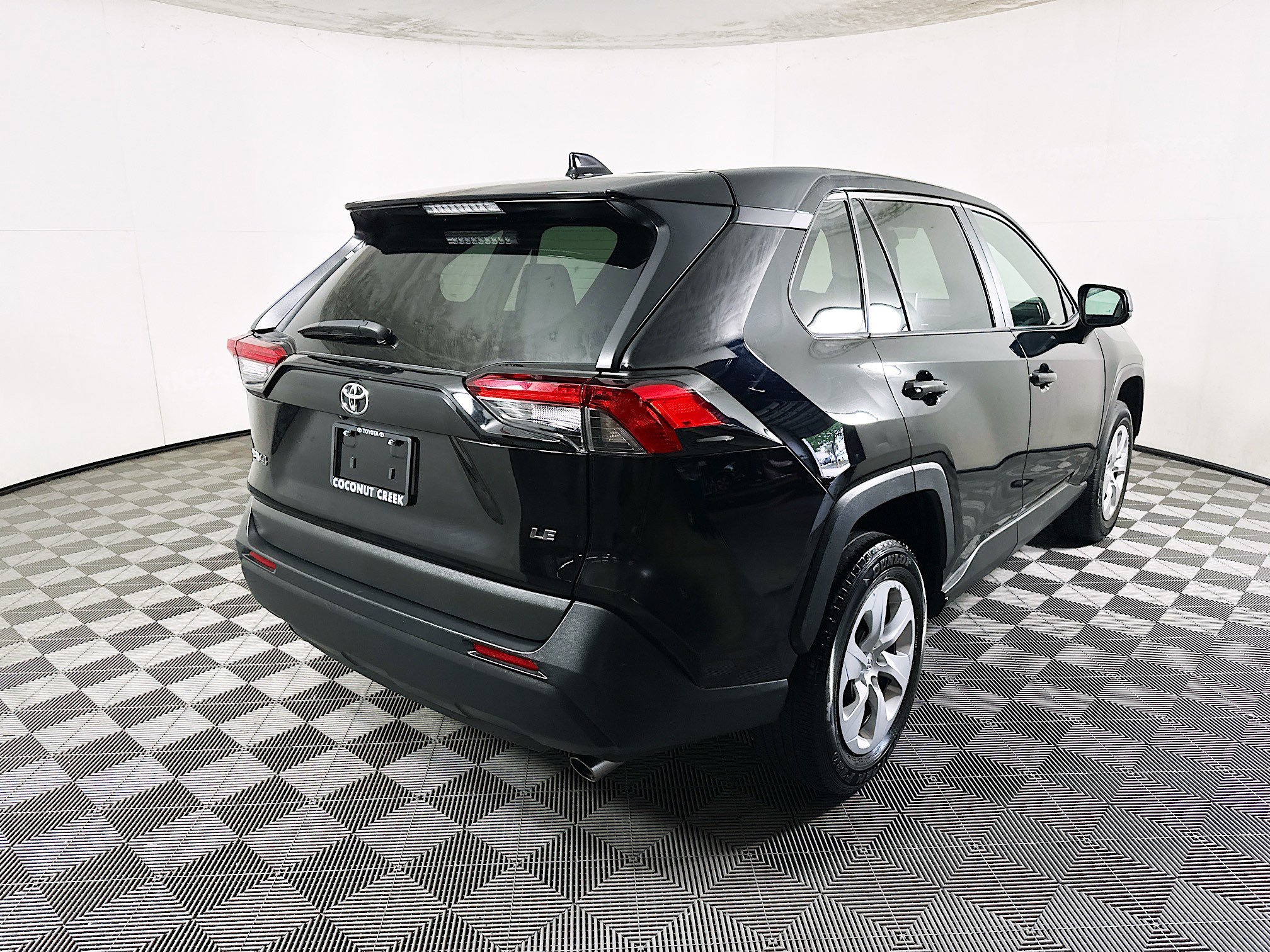 2024 Toyota RAV4 thumbnail 5