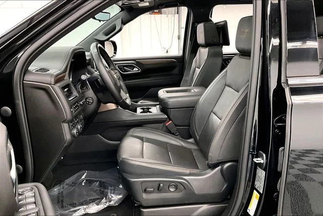 Used 2023 Black Chevrolet High Country image 24