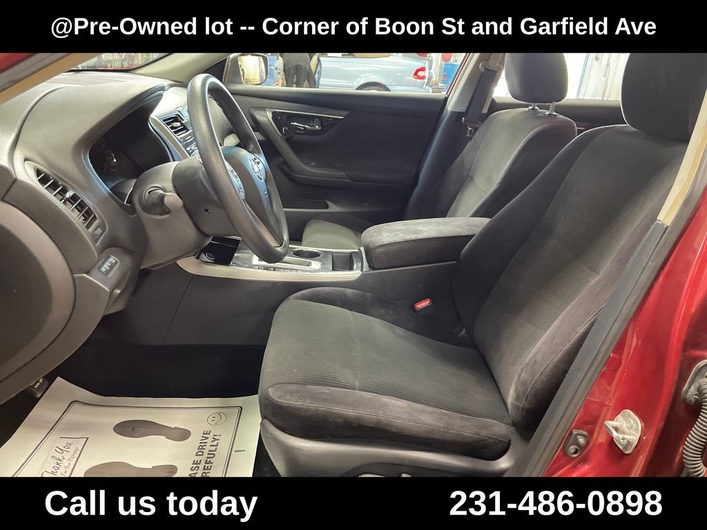 Used 2013 Red Nissan 2.5 S image 14