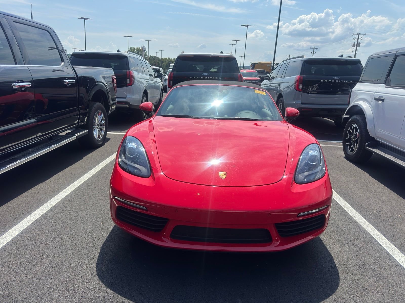 Used 2019  Porsche Base image 10