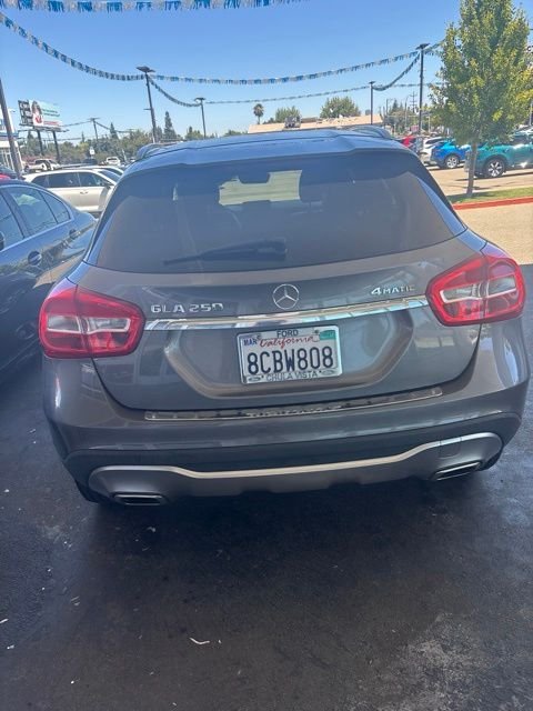 Used 2018 Gray Mercedes-Benz GLA 250 image 3
