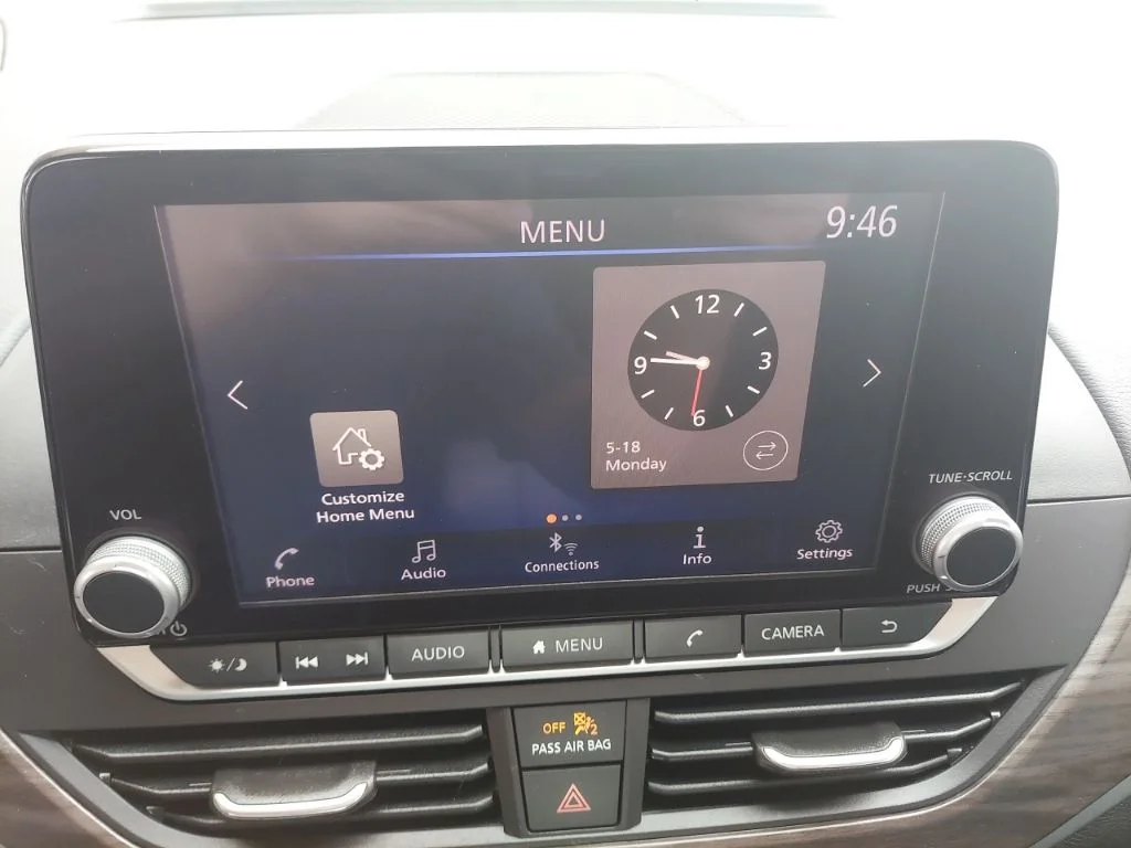 Used 2023 Silver Nissan 2.5 SV image 22