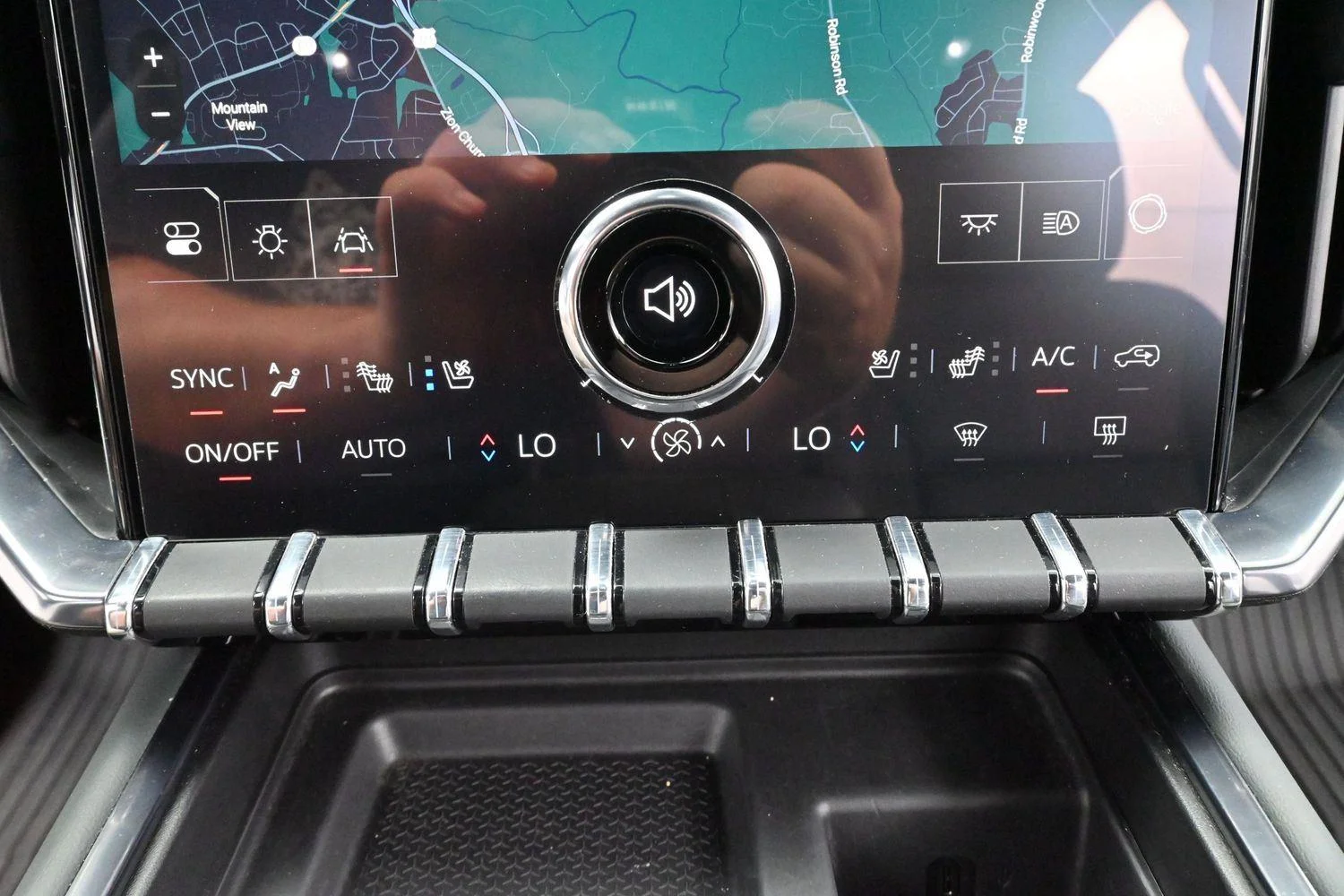 Used 2025 Sterling Metallic GMC AT4 image 27