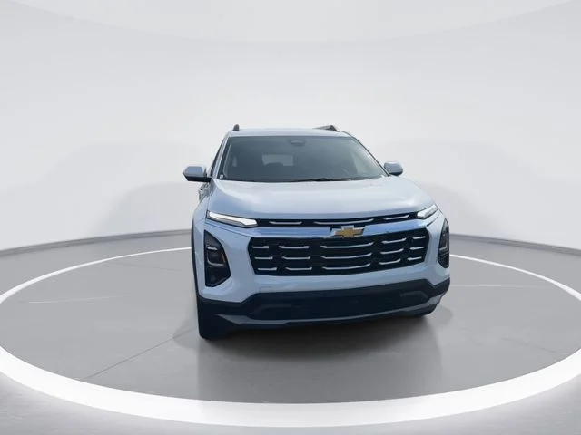 Used 2025 White Chevrolet LT image 3