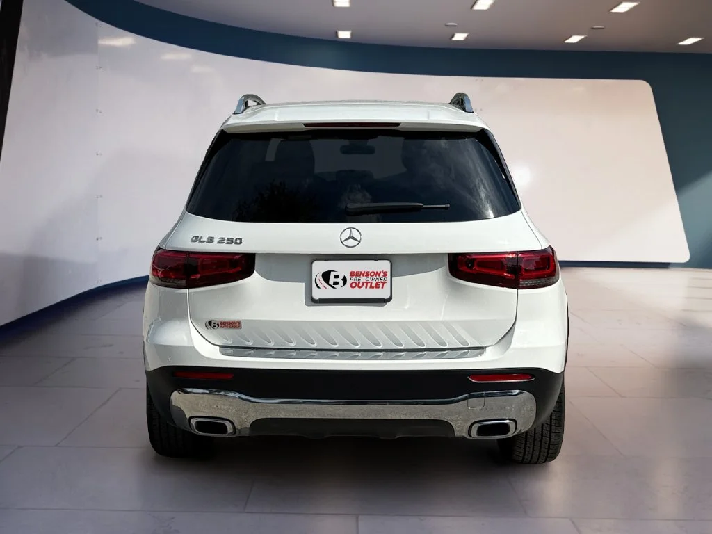 Used 2023  Mercedes-Benz GLB 250 image 4