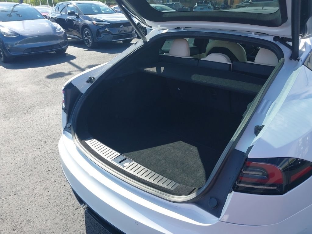 Used 2022 White Tesla Base image 19