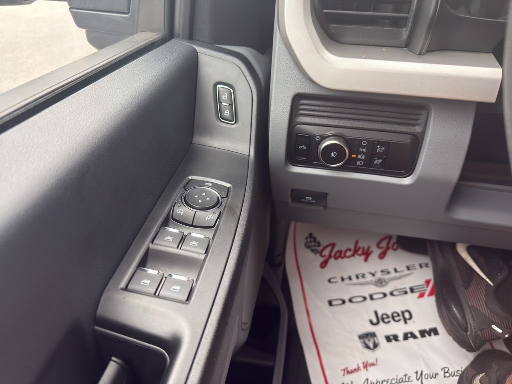 Used 2025 Oxford White Ford XL image 19
