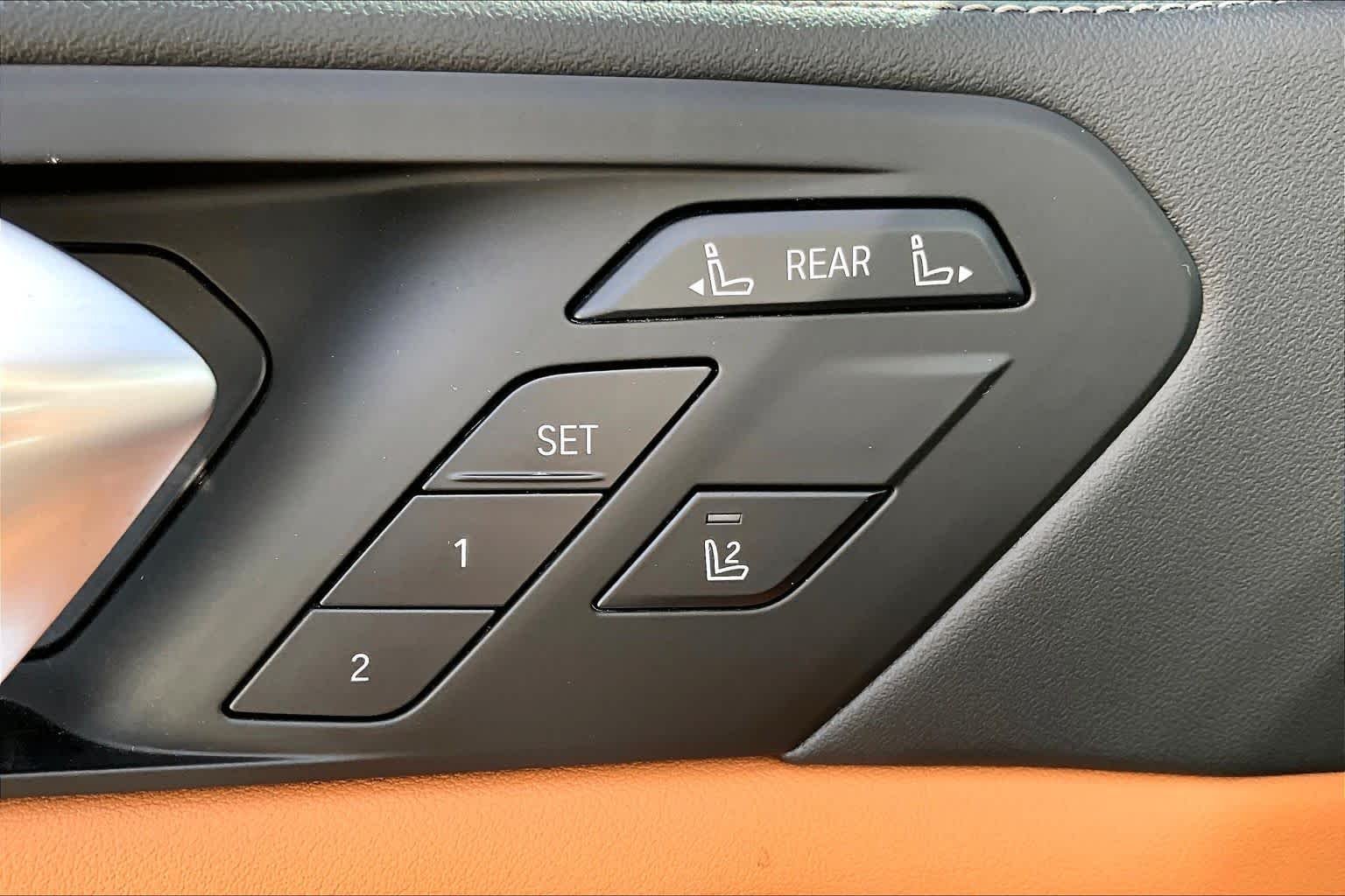 Used 2024 Skyscraper Grey Metallic BMW xDrive40i image 32