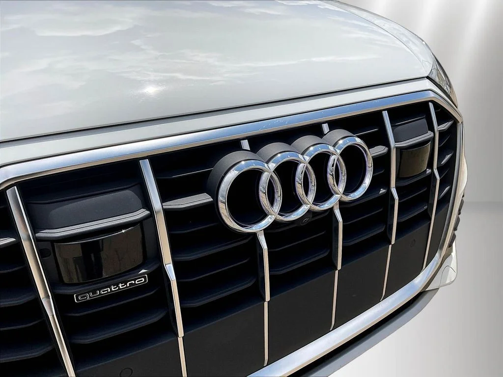 Used 2023 Glacier White Audi 55 Premium Plus image 34