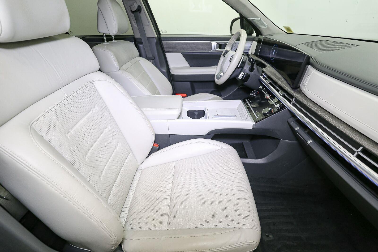 Used 2024 Rockwood Green Hyundai Limited image 18