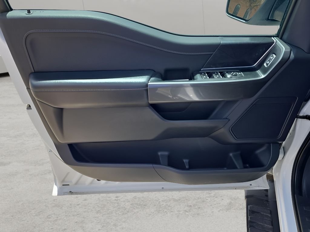 Used 2022 White Ford  image 38
