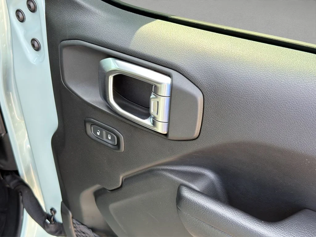 Used 2024 Gray Jeep Rubicon 4xe image 15