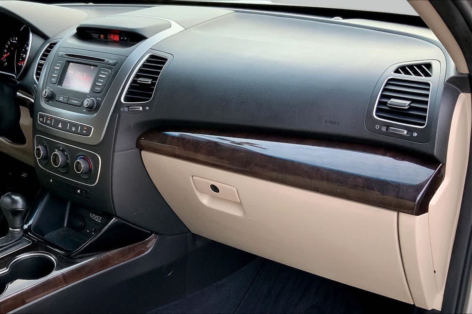 Used 2015 Satin Metal Kia LX image 18