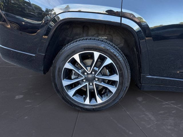 Used 2021 Diamond Black Crystal Pearlcoat Jeep Overland image 46