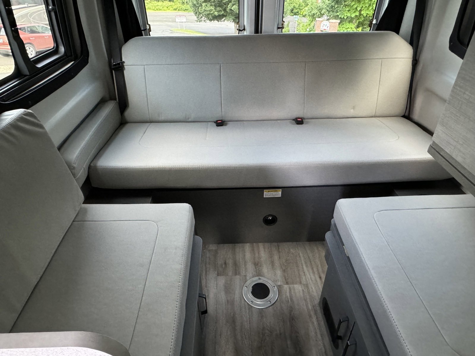 New 2025 Bright Silver Metallic Clearcoat Thor Motor Coach 2JB image 10