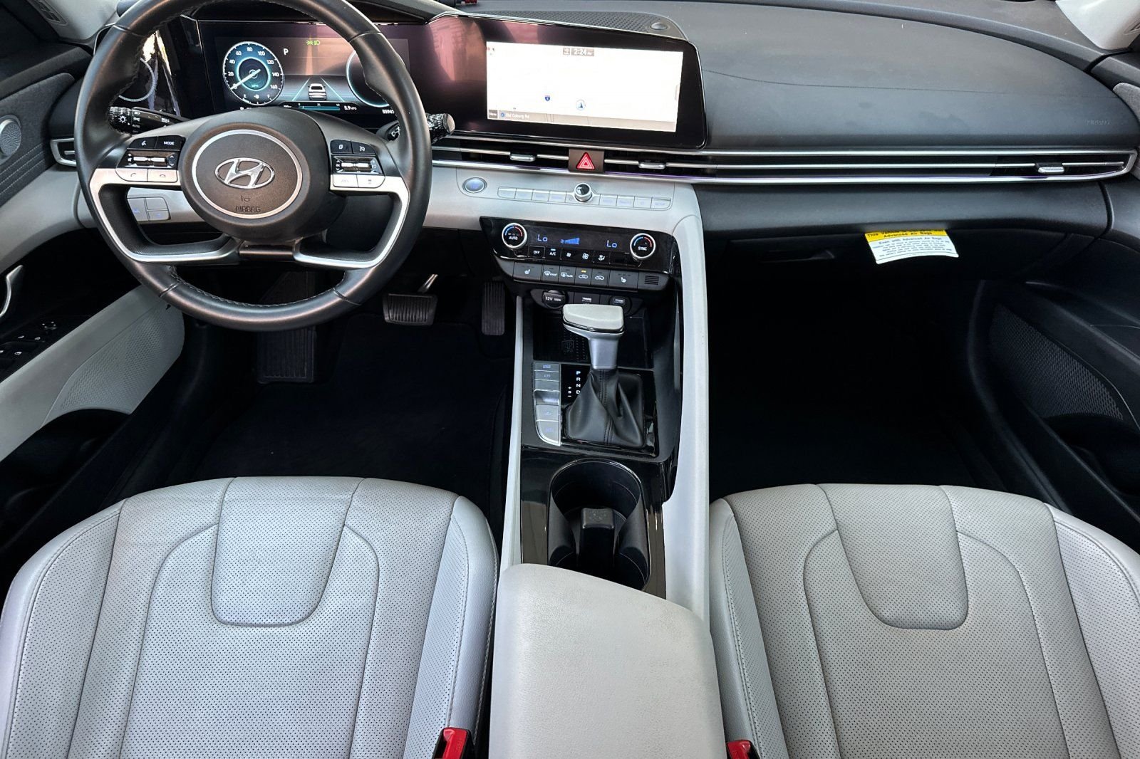 Used 2022 Black Hyundai Limited image 13