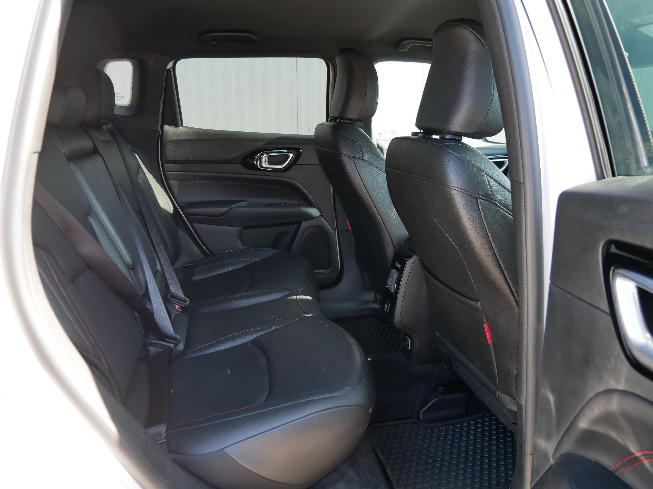 Used 2025 Bright White Clearcoat Jeep Trailhawk image 13