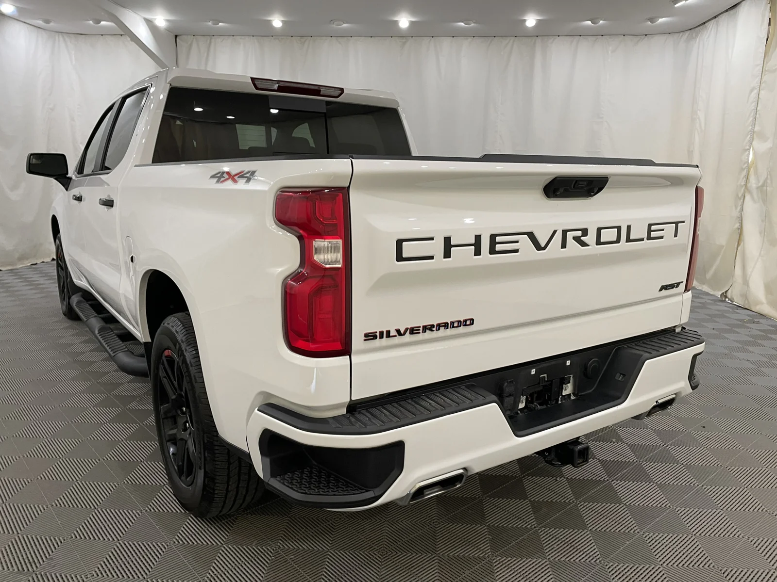 Used 2023 Summit White Chevrolet RST image 8
