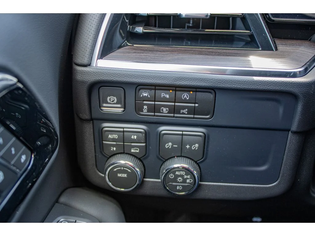2026 Chevrolet Suburban Premier - Photo 41