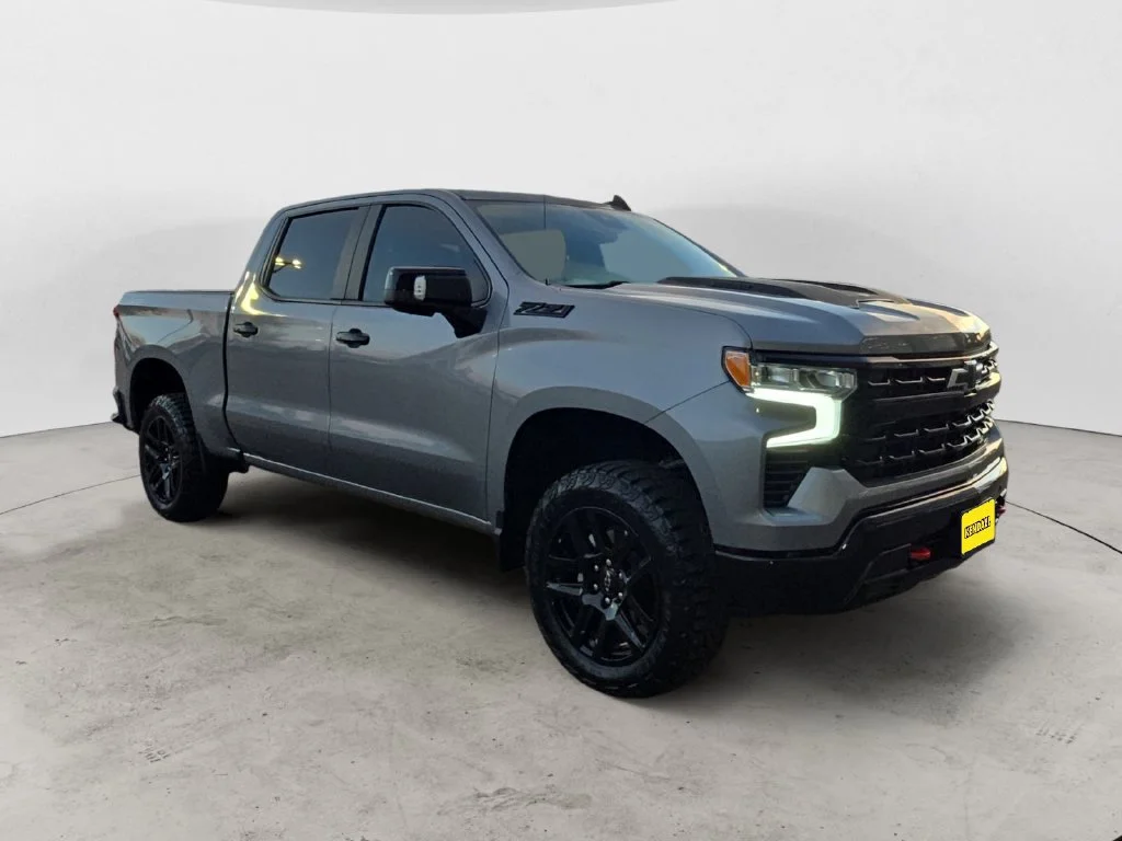 Used 2026 Sterling Gray Metallic Chevrolet LT Trail Boss image 5