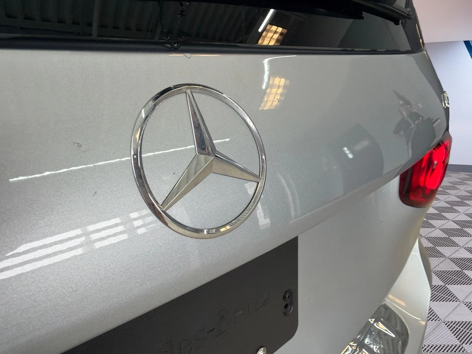 Used 2026 Silver Mercedes-Benz GLB 250 4MATIC SUV image 31
