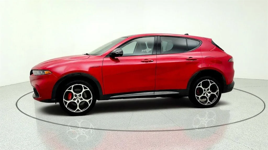 Used 2024 Alfa Rosso Alfa Romeo Veloce eAWD w/ Active Assist & Premium Interior Pkg image 8