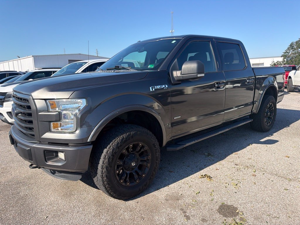 Used 2016 Gray Ford XLT image 1