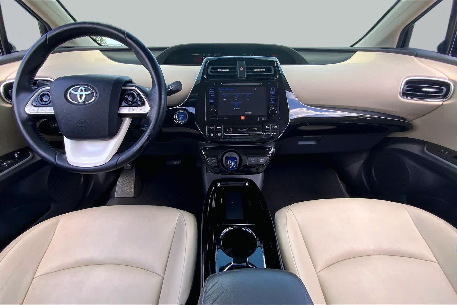 Used 2017 Blizzard Pearl Toyota Four image 15