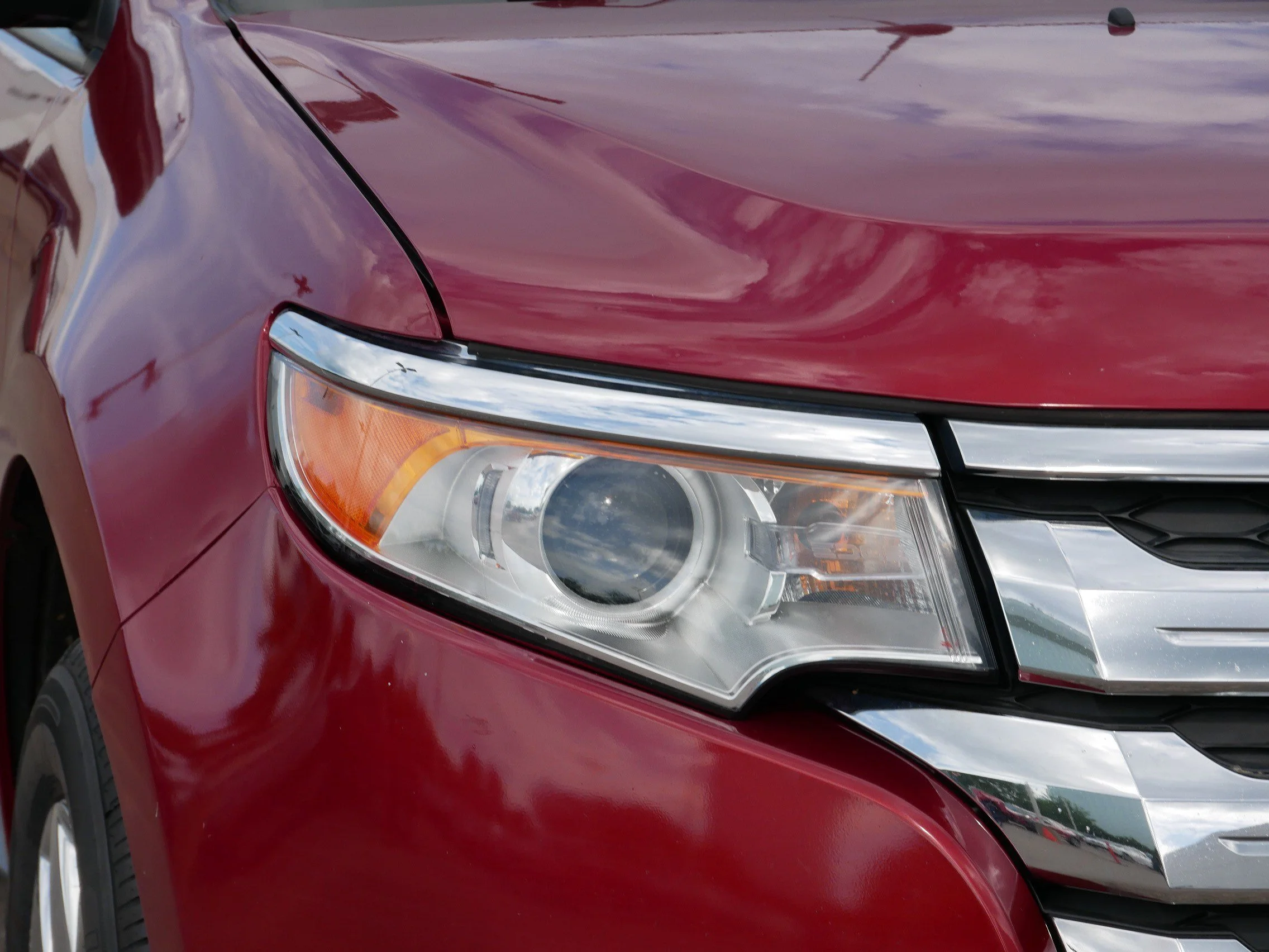 Used 2013 Ruby Red Metallic Ford SEL image 16