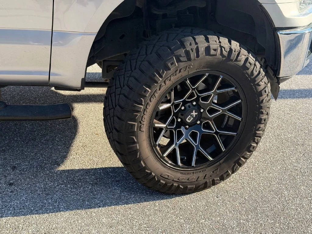 Used 2020 Silver Ford XLT image 9