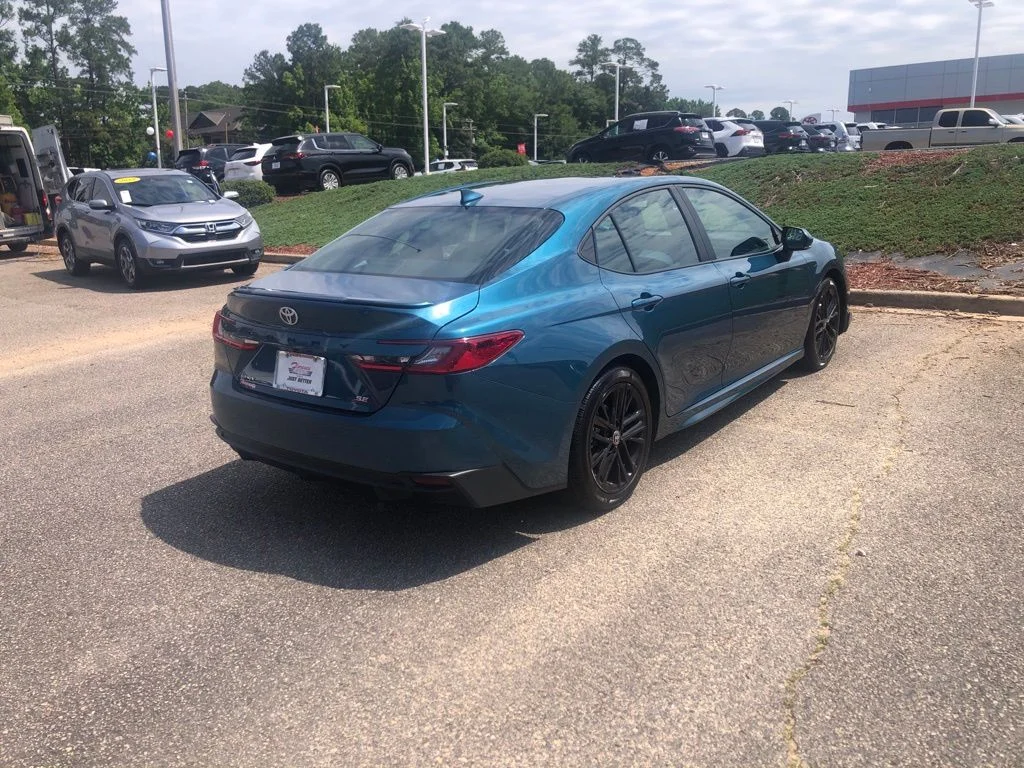 Used 2025  Toyota SE image 12