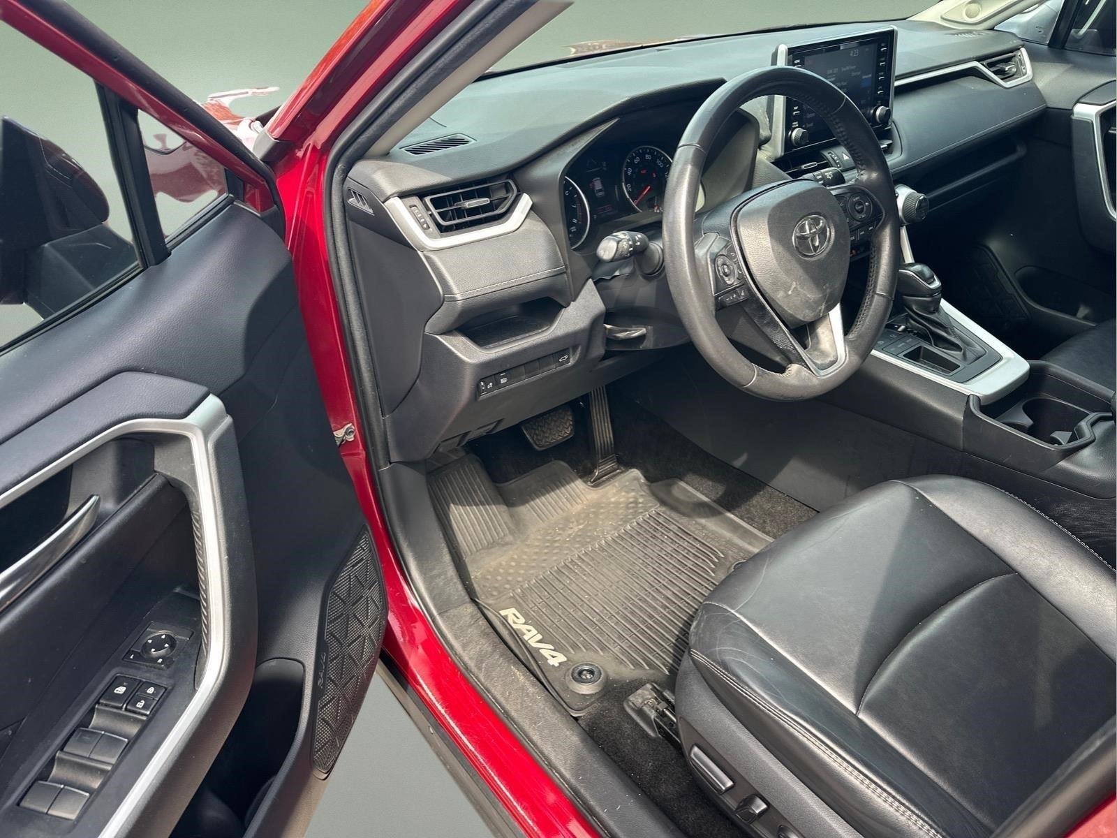 2019 Toyota RAV4 XLE Premium - Photo 12