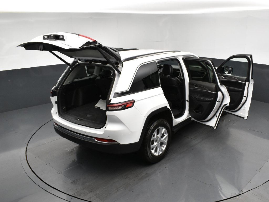 Used 2023 White Jeep Limited image 26