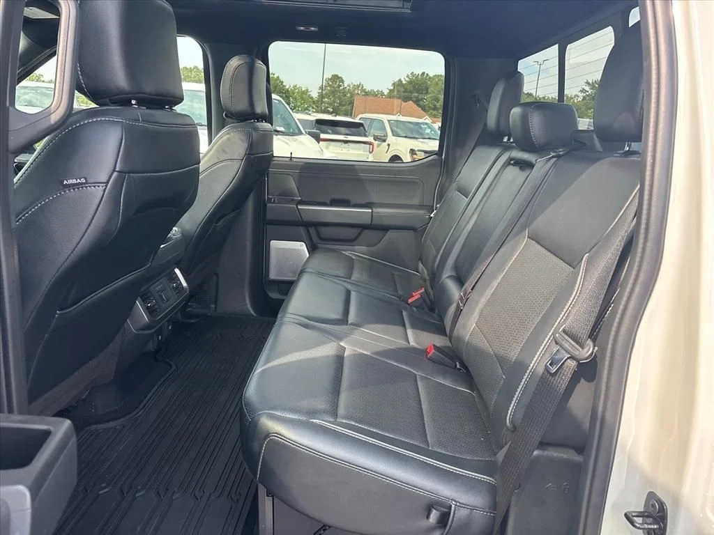 Used 2024 Avalanche Ford Lariat image 18
