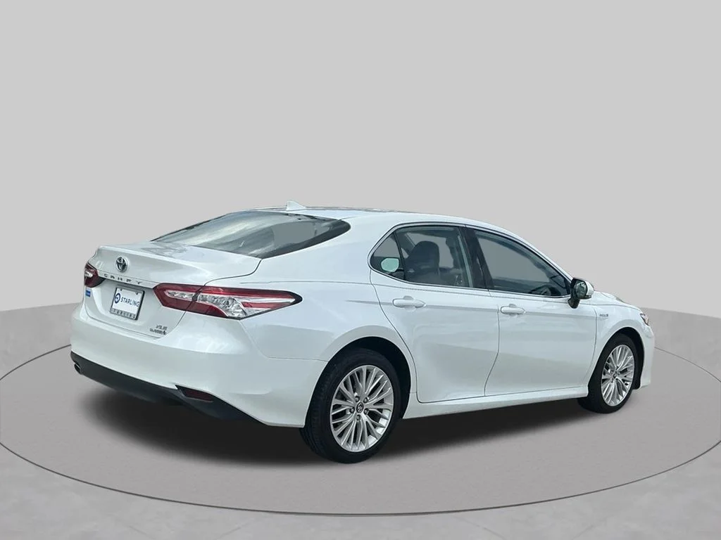 Used 2020 Beige Toyota XLE image 10