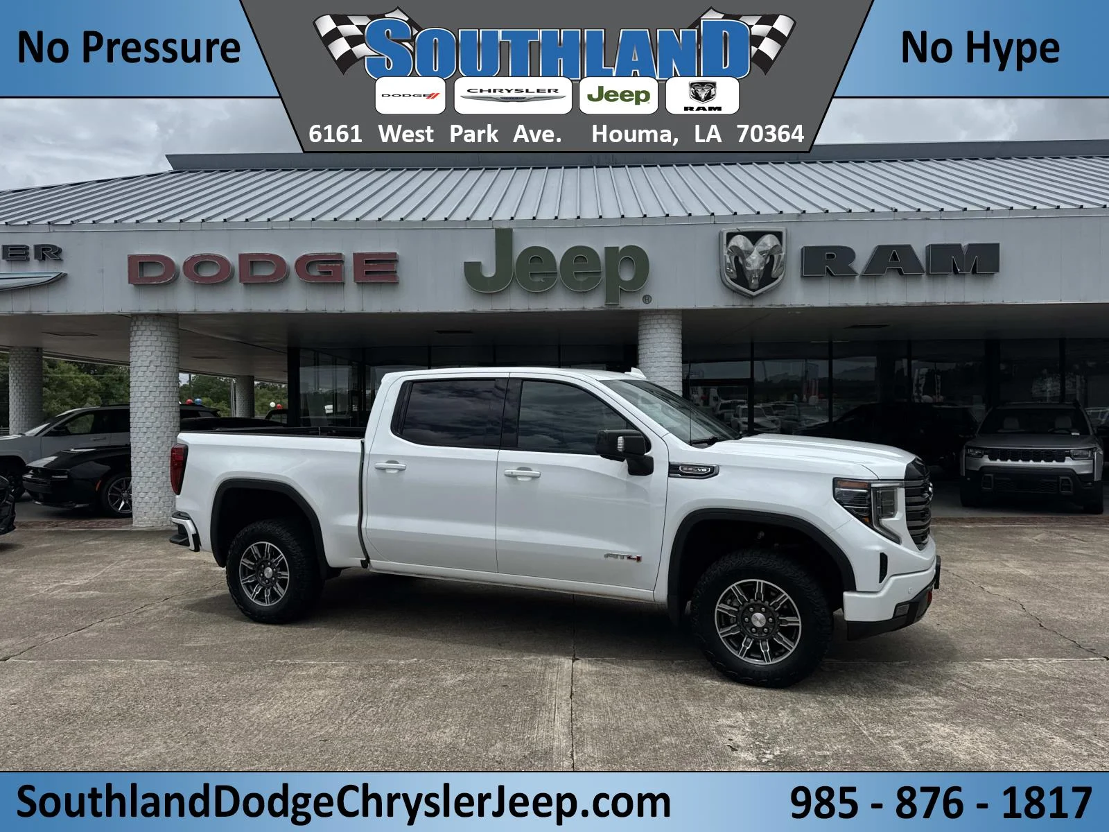 Used 2025 Onyx Black GMC AT4 image 1