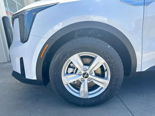 New 2026 Glacial White Pearl Kia LX image 20