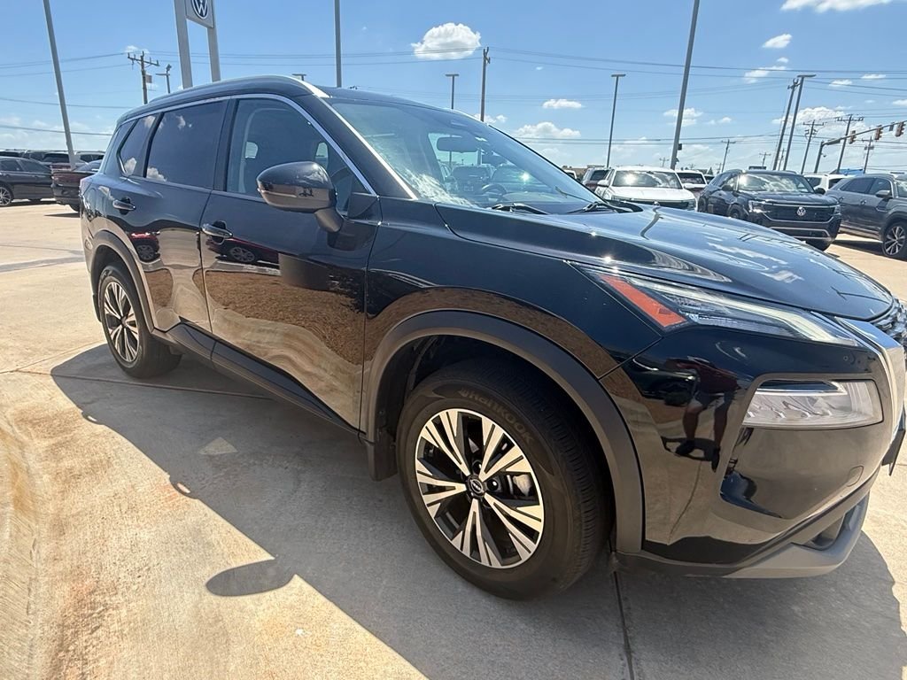 Used 2022 Super Black Nissan SV image 7