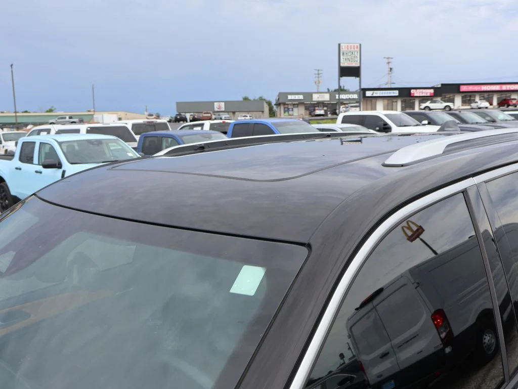 Used 2022 Silver Jeep Summit Reserve 4xe image 4