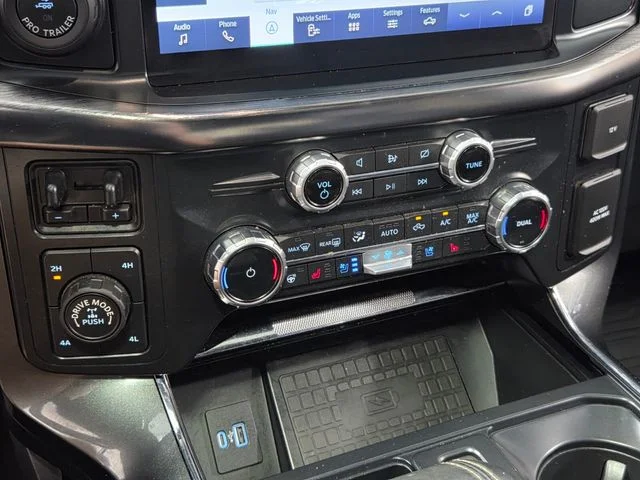 Used 2022 Silver Ford Lariat image 23