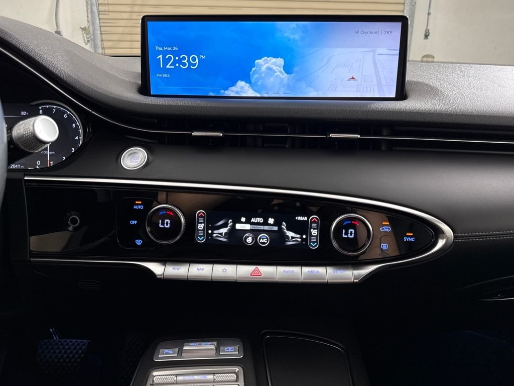 2023 GENESIS GV70 Standard - Photo 16
