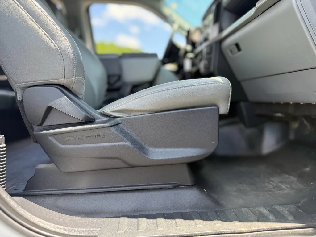 Used 2022 Oxford White Ford XL image 28