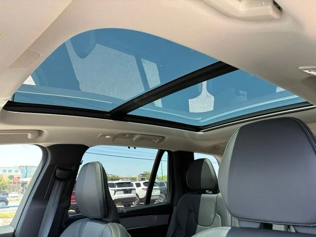 New 2026 Onyx Black Volvo Ultra image 21