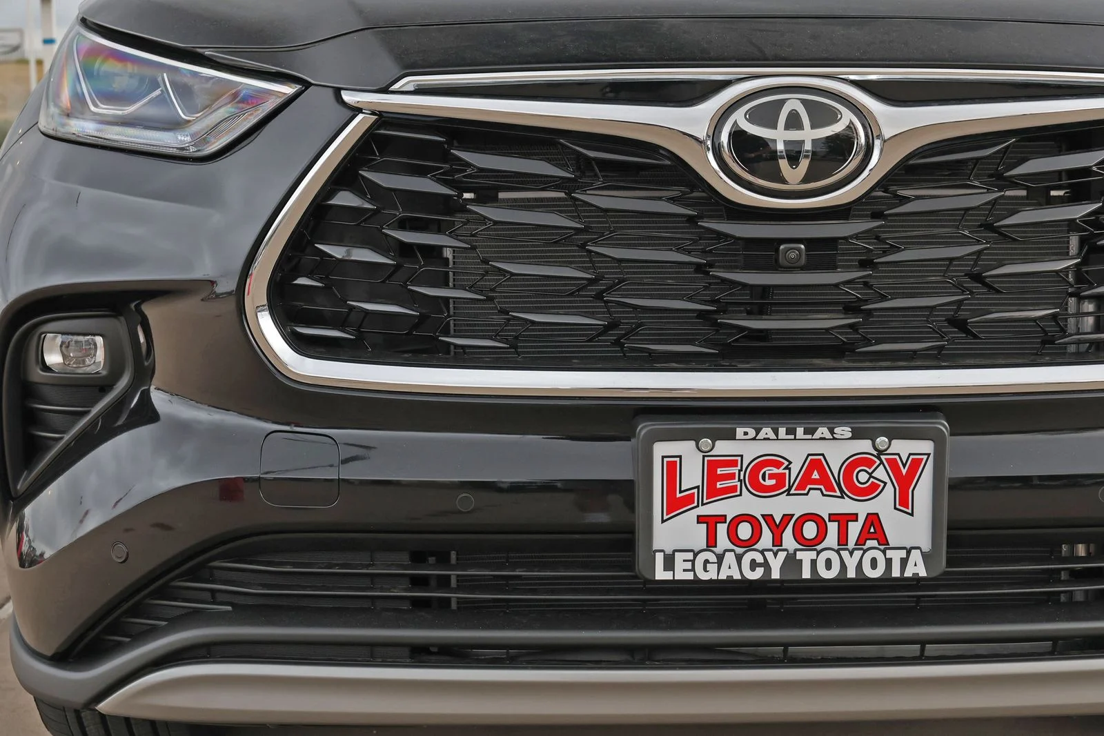 New 2026 Midnight Black Metallic Toyota Platinum image 10