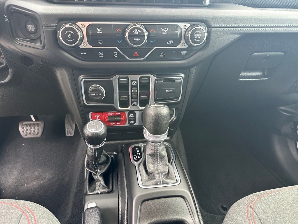 Used 2025 White Jeep Rubicon image 15
